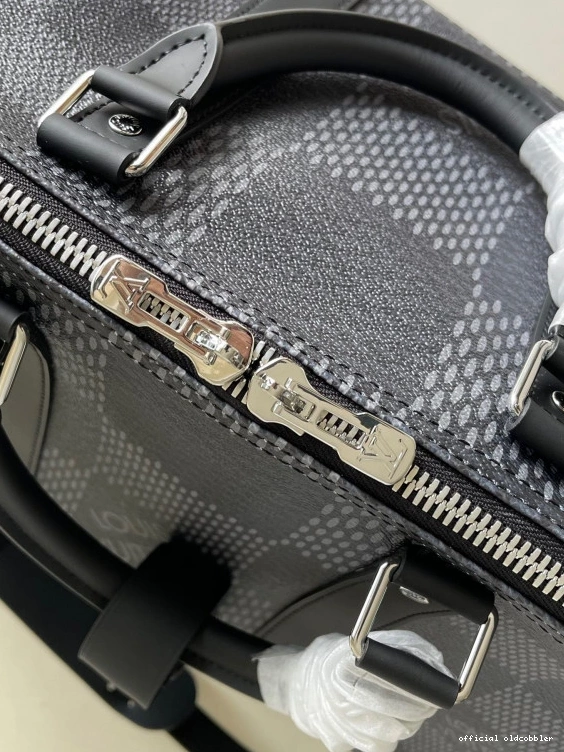 Official oldcobbler KEEPALL VUITTON LOUIS BANDOULIÈRE 50 0801